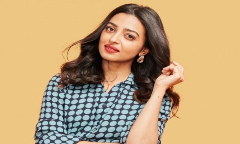 Radhika Apte : एयरोब्रिज में लॉक हुईं राधिका आप्टे, पोस्ट शेयर कर बताई आपबीती